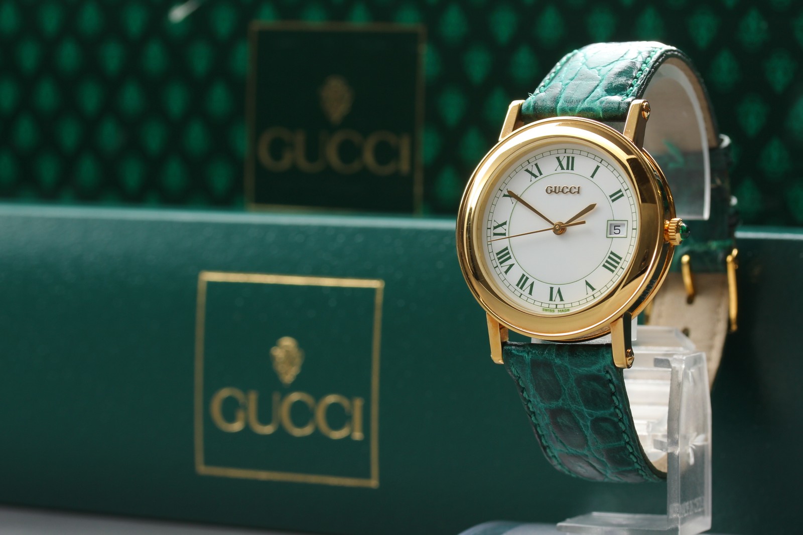 Gucci 7200M Men’s Watch 34mm White Roman Dial Date Quartz [Near MINT w/ Box]
