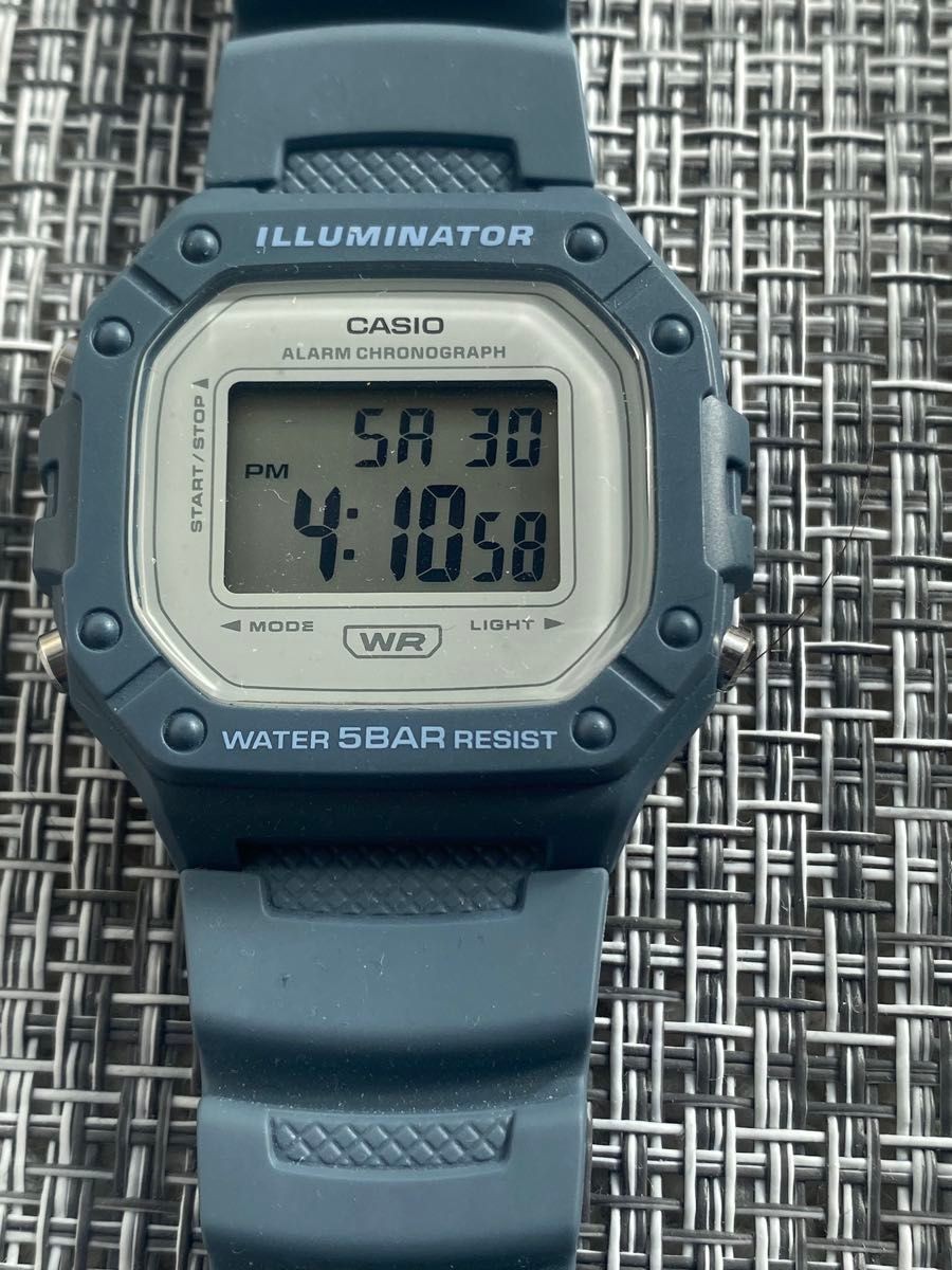 CASIO ILLUMINATOR digital wristwatch W 218H navy