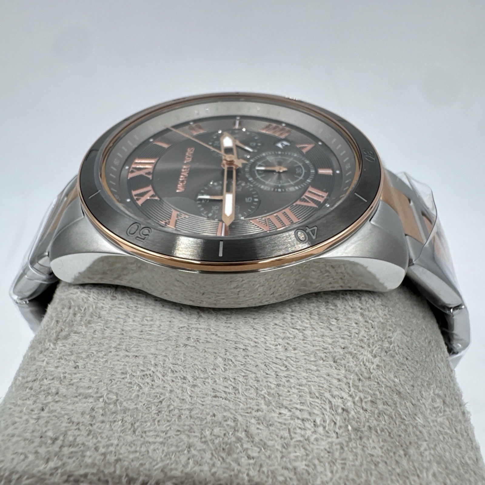 NEW AUTHENTIC MICHAEL KORS OVERSIZED ALEK SILVER ROSE GOLD MK8902 MEN’S WATCH
