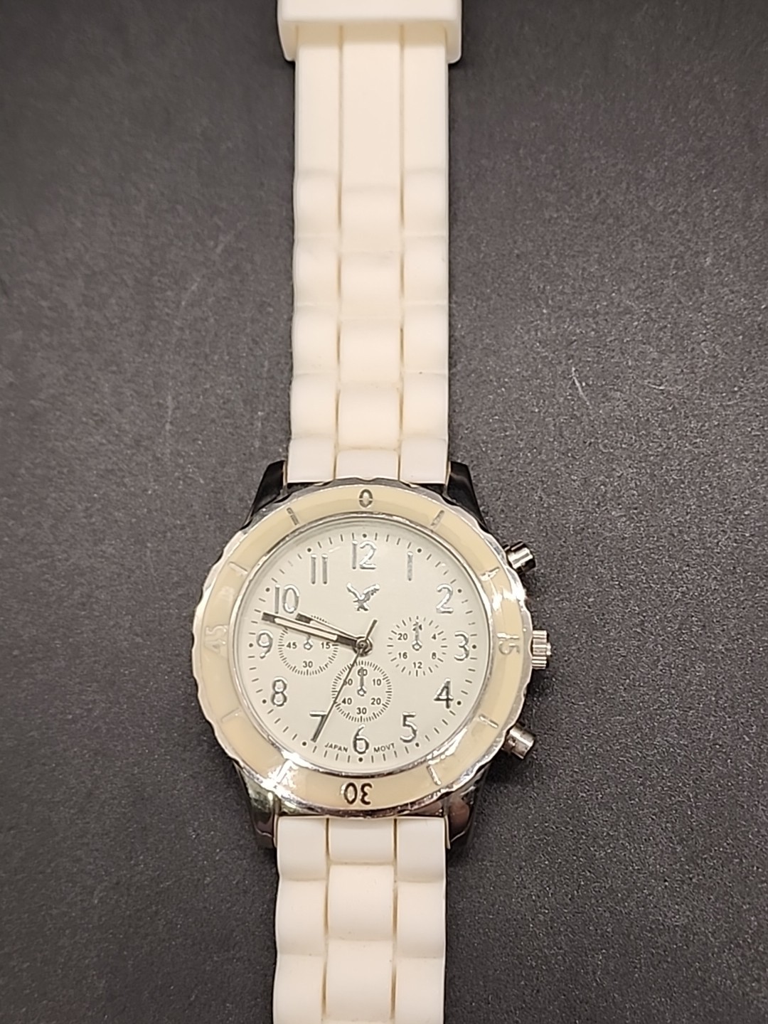 American Eagle White 9″ Dial Silver tone Case White Rubber Strap 15135 *Works*