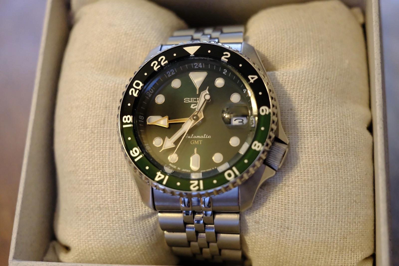 Seiko 5 Sports SBSC019 JDM GMT Automatic Green Dial Box & Papers