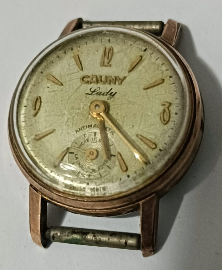 Antique old women wristwatch Cauny Lady 15 rubis plaque d’or swiss made
