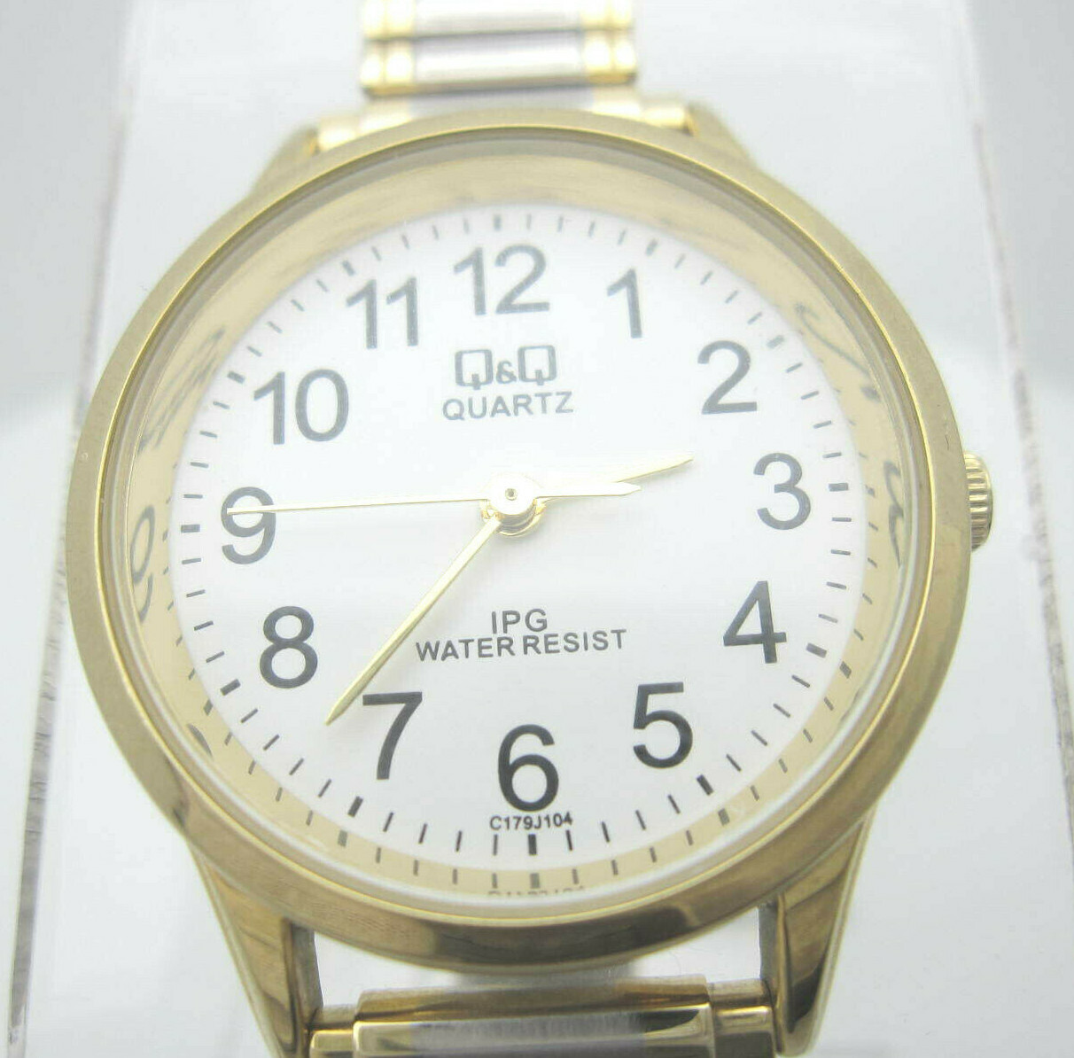 Women’s Q & Q Quartz 3 Bar Water Resistant Analog Dial Round Casual Watch (B478)