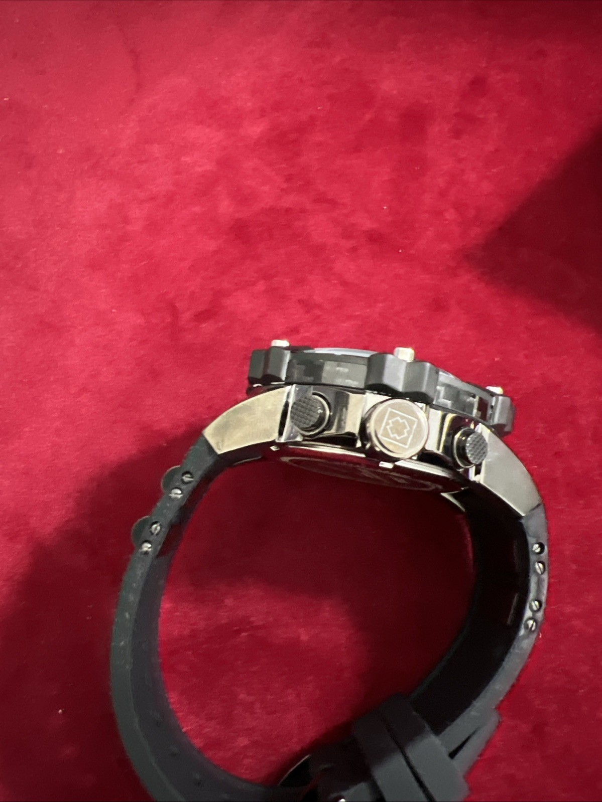 Invicta Carbon Hawk 37286 is a 54mm men’s watch with a black carbon fiber dial,
