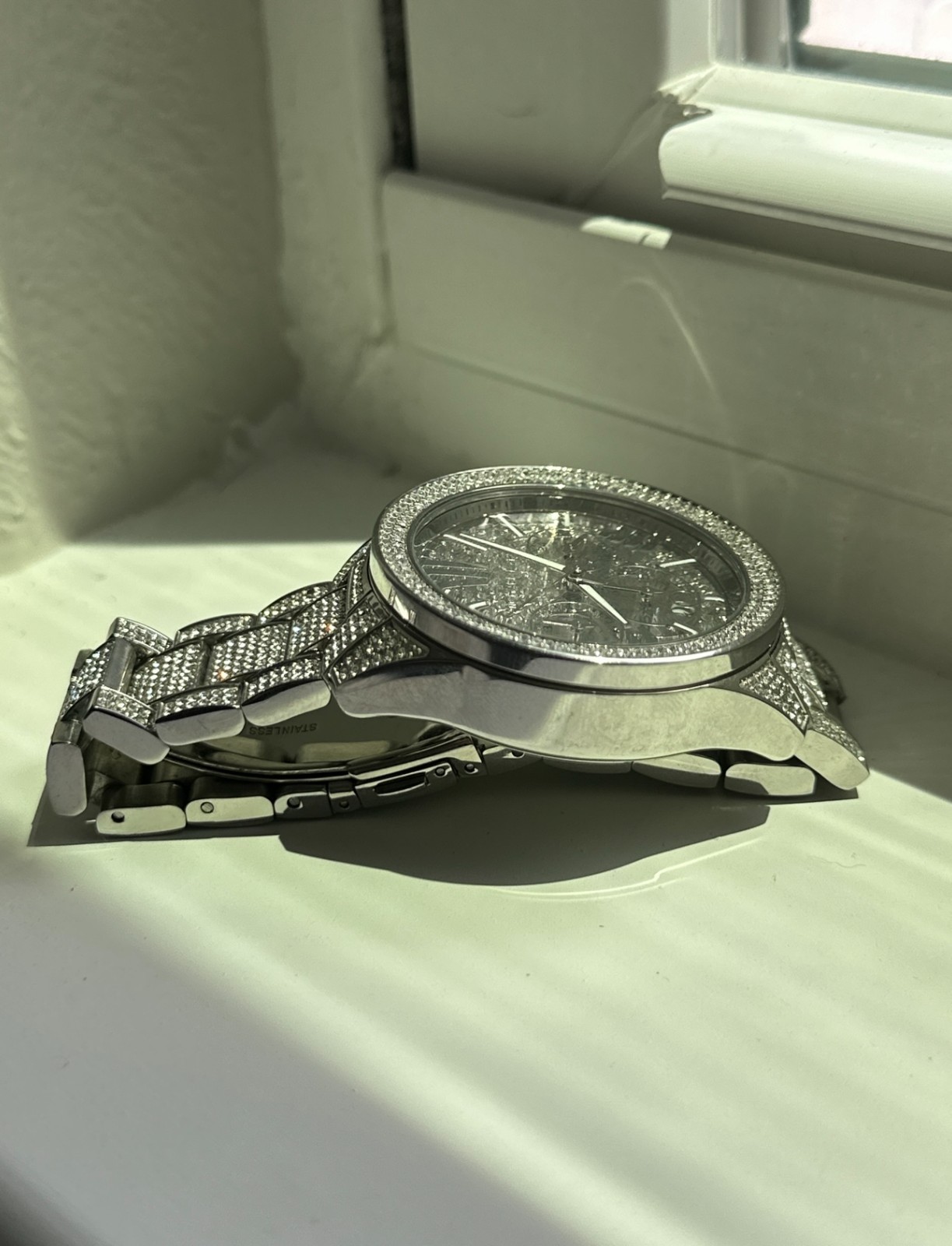 Michael Kors Wren Silver-Tone Watch Encrusted Diamonds Great Condition MK6317