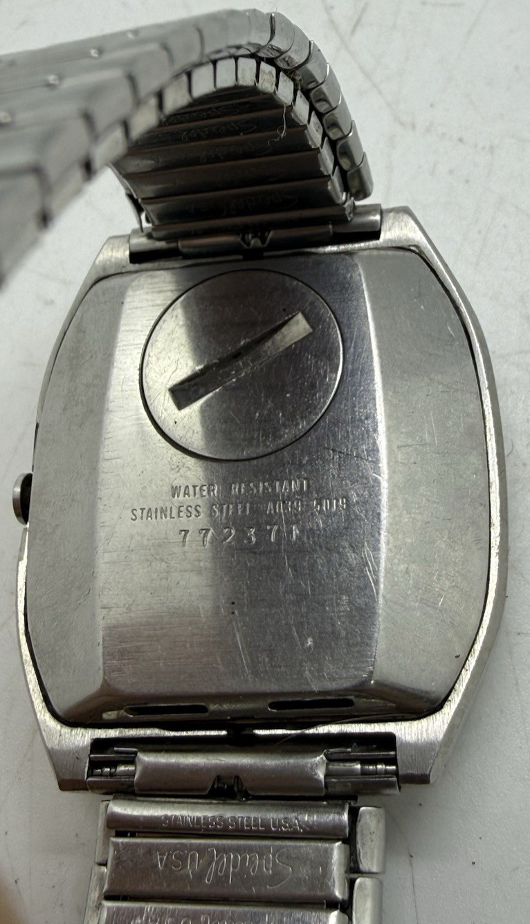 Vintage Seiko Quartz LC A039-5019 Men’s Digital Watch Spiedel Bracelet Stainless
