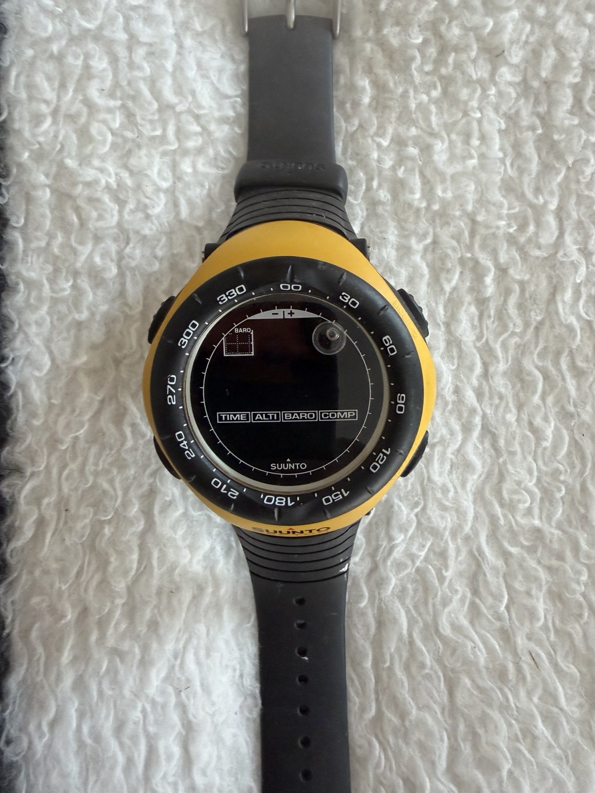 Suunto Vector Digital Watch Yellow Altimeter Barometer Compass. Needs Battery.