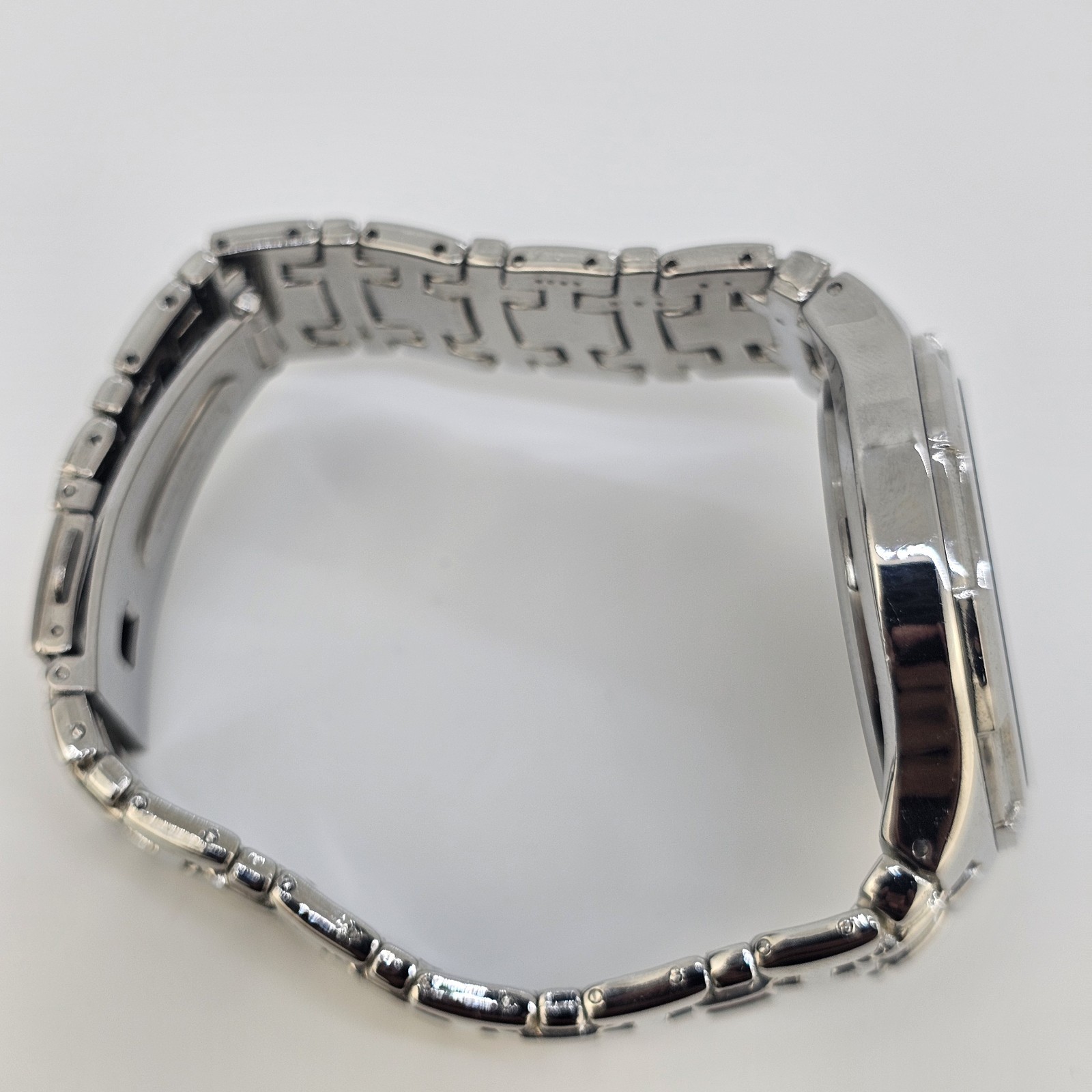 Chrome Men’s Watch 42MM Black Dial Gray Case Bracelet Band 7.5″ New Battery