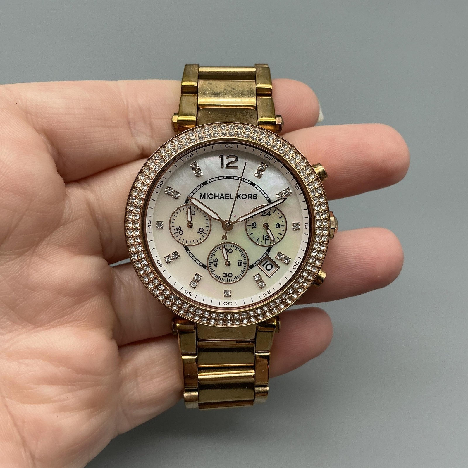 Michael Kors Parker MK-5491 Womens Watch 39mm MOP Gold Tone New Battery 6″