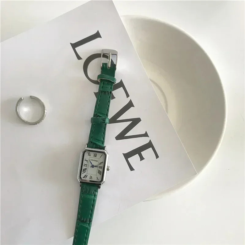 Classic Casual Quartz Retro Watches Dial Leather Strap Band Ladies Watch