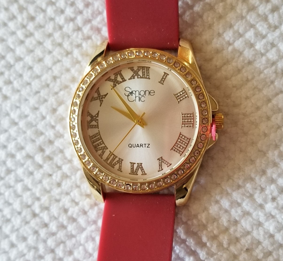 NWOT Simone Chic Gold Tone Watch Crystal Bezel Red Rubber Band 6″-8″ Running