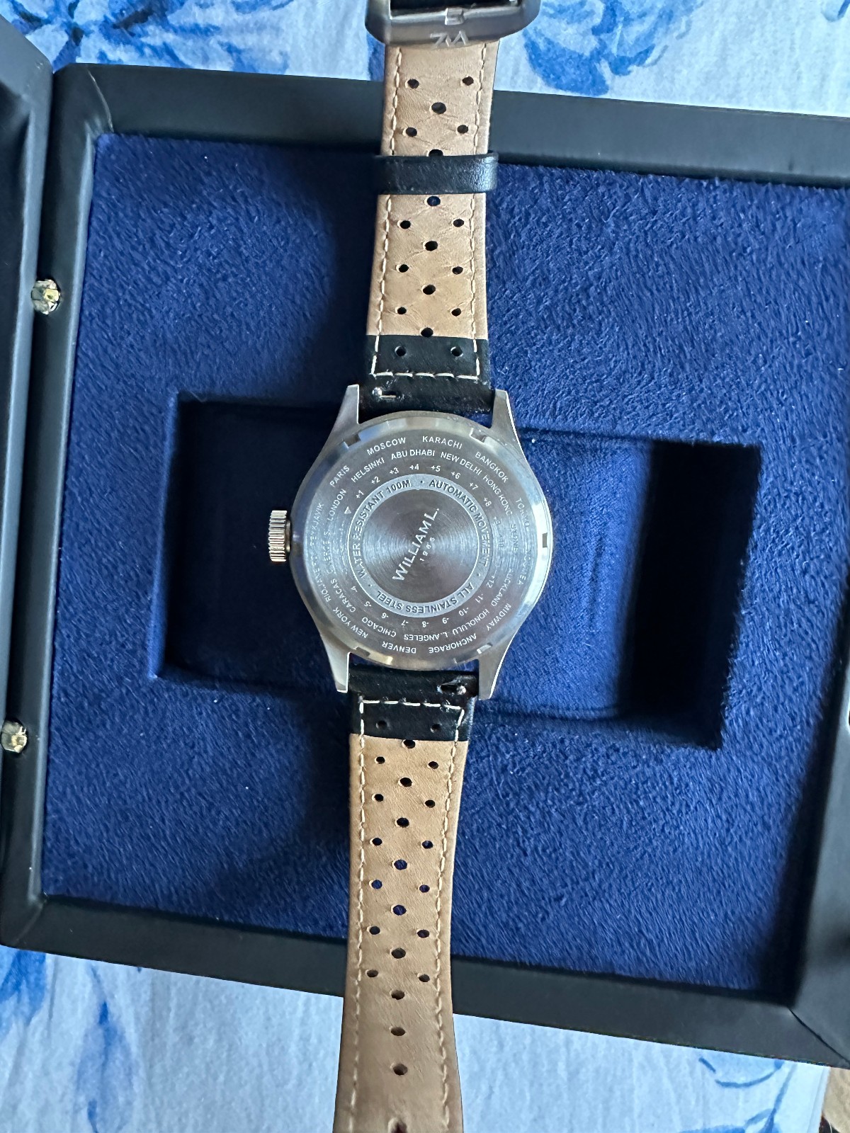 William L 1985 Accueil Power Reserve Automatic Watch 40.5mm White Dial