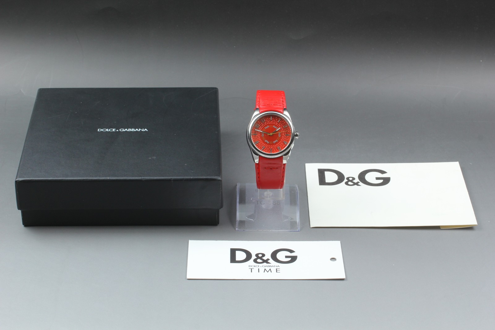 [Near MINT] DOLCE＆GABBANA TIME D&G Red Dial Unisex Adults Qtz Watch From JAPAN