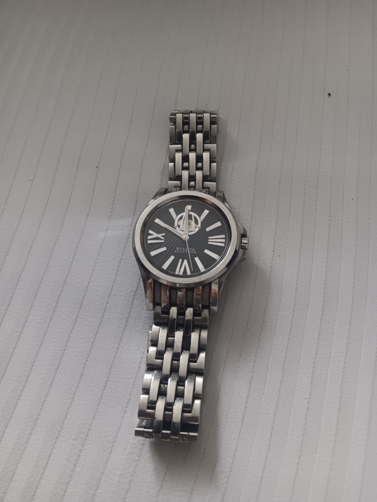 bulova accutron