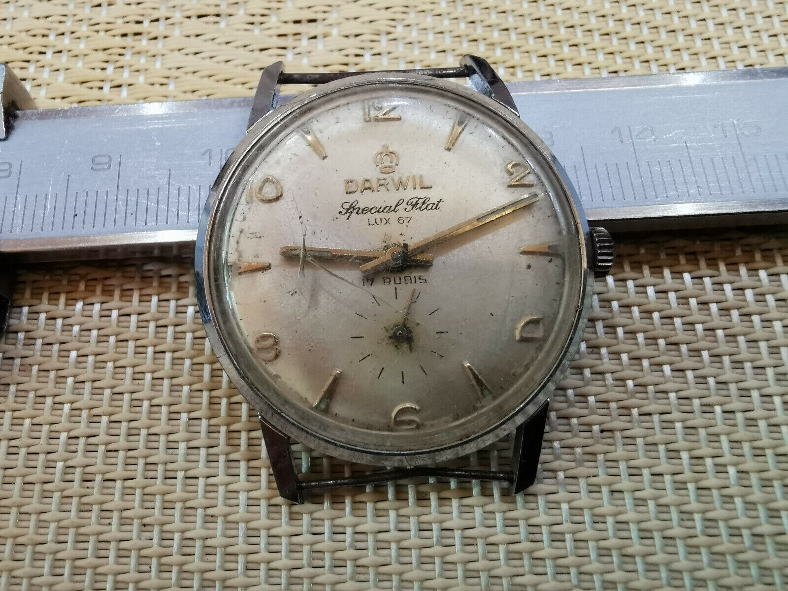 Vintage SWISS MEN Watch DARWIL