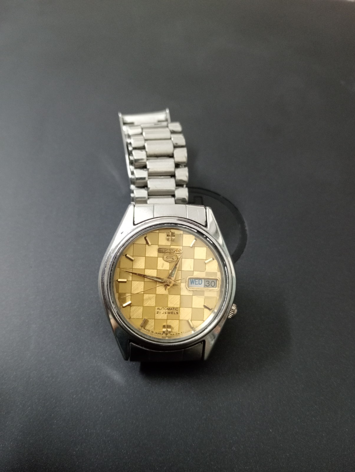 vintage seiko 5 automatic 7009-6001 I wrist watch