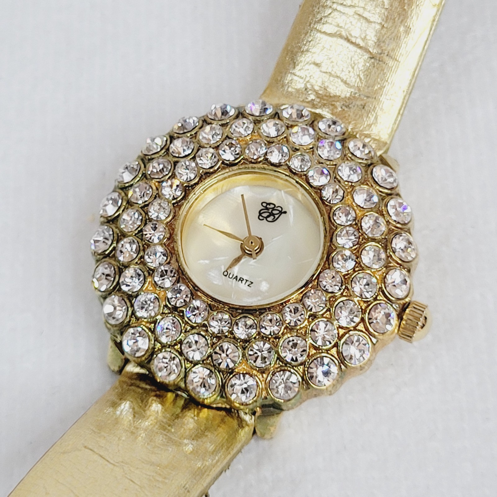 Vintage Elizabeth Taylor Rhinestone Encrusted Watch Gold Tone Band Working READ