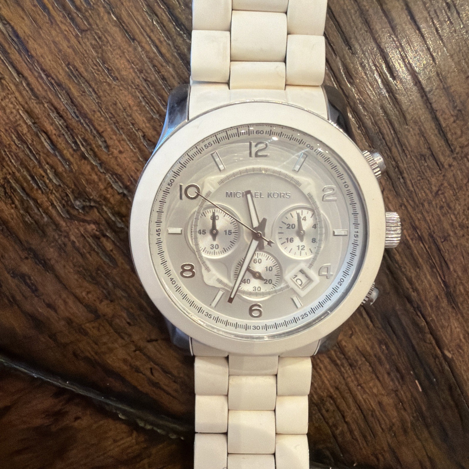 Michael Kors Oversized Runway MK8108 Wrist Watch for unisex . preowned