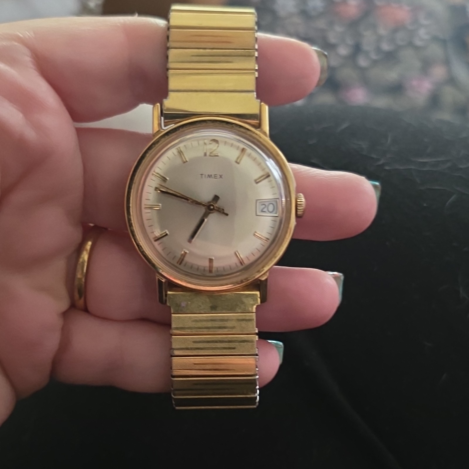Timex Mercury Mens Wind Up Wrist Watch w Date Gold Tone Vintage 1970s