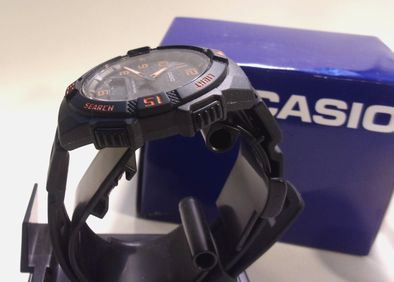 Casio Tough Solar Analog/digital AQ-S800W. Orange numbers. Amazon Warehouse deal