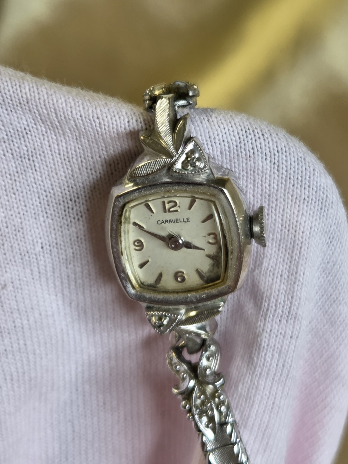 Caravelle Women’s Manual Wind Analog Wristwatch Silver Bracelet – Still Works!