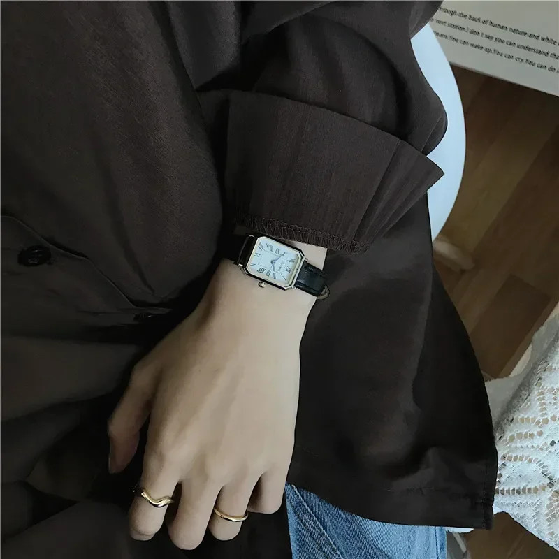 Classic Casual Quartz Retro Watches Dial Leather Strap Band Ladies Watch