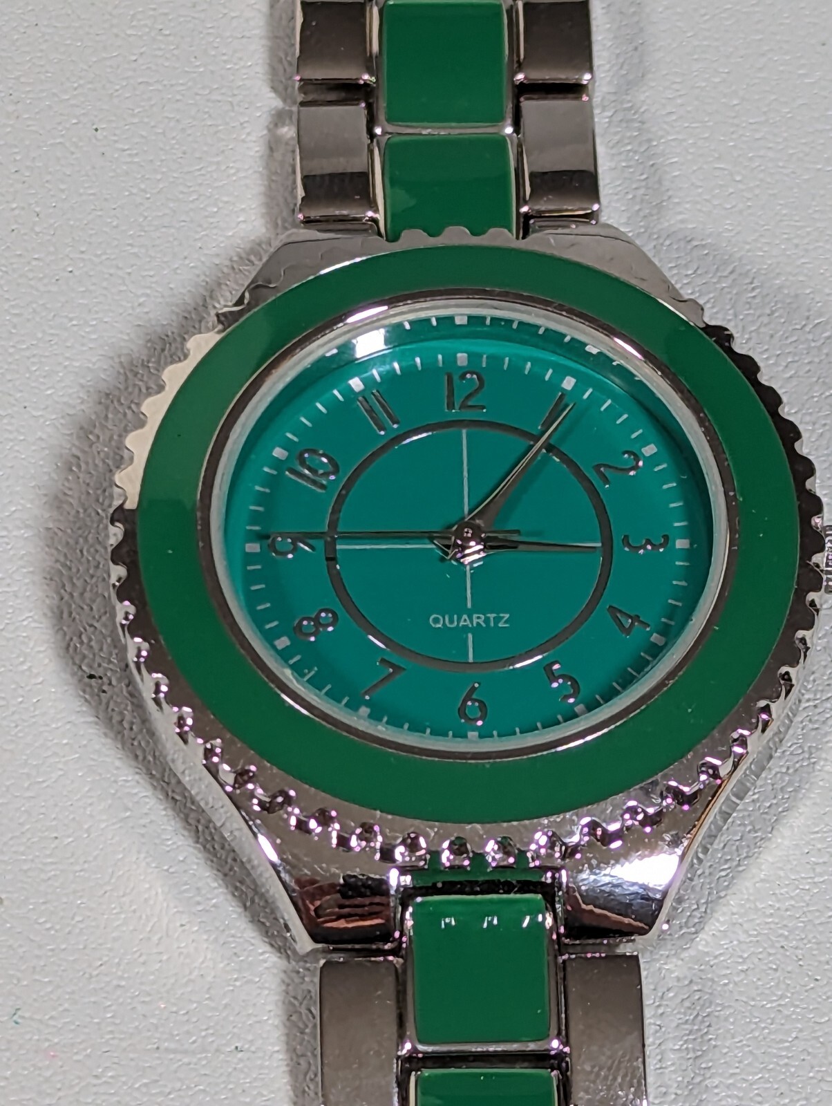 Green Dial Round Silver Tone Case Two Tone Link Bracelet Band Watch 6.5 Inch