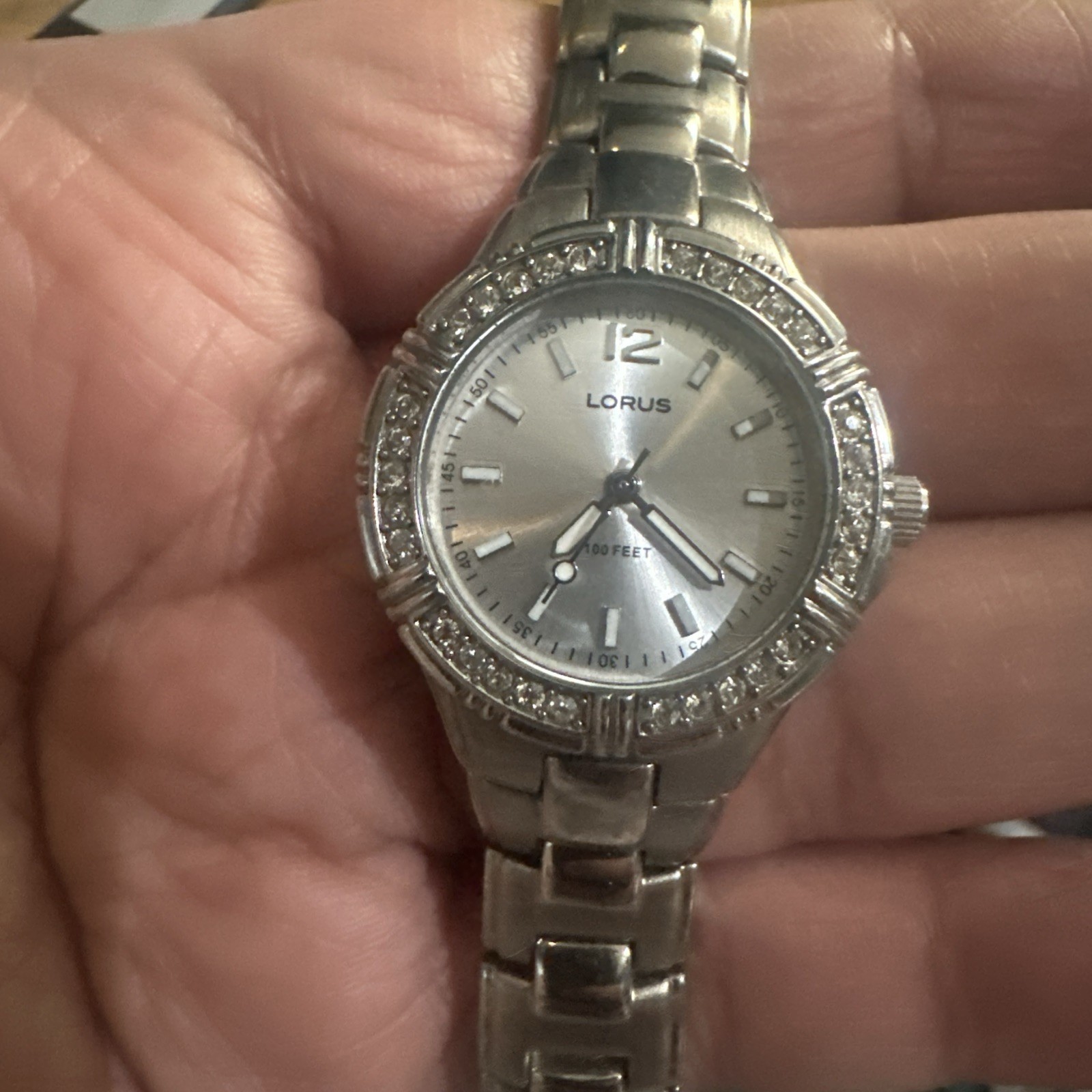 Working Womans Lorus watch 28mm Silver Crystal Dial Steel Bracelet Fit 7.5in Run