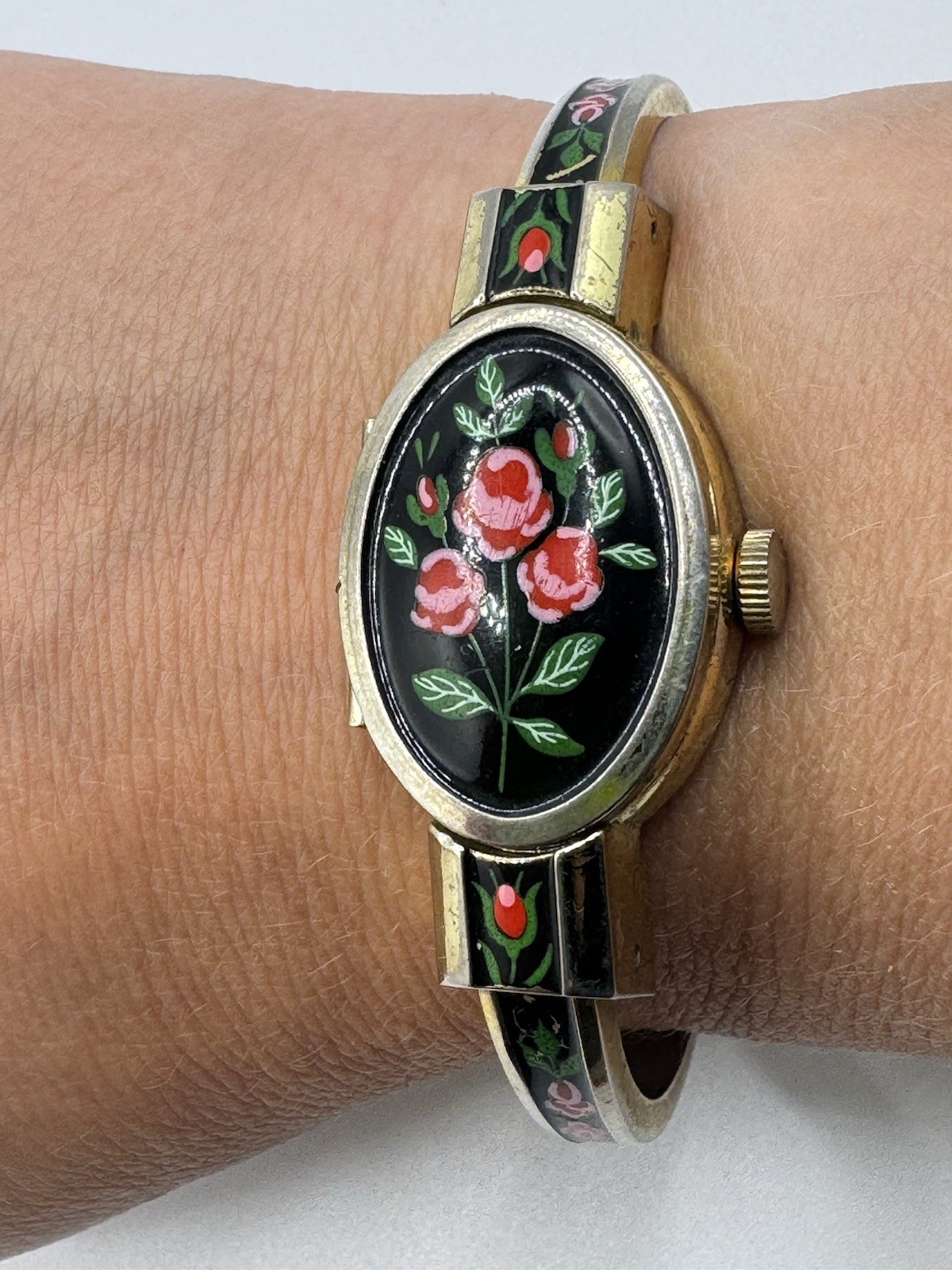 Vintage Majestime 17J Swiss Peek-A-Boo Enamel Rose Floral Bangle Bracelet Watch