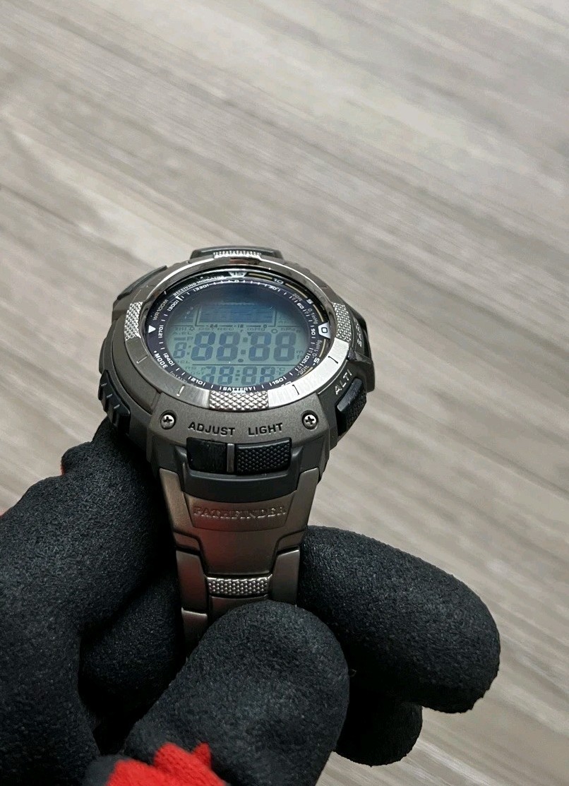 Casio Pathfinder PAW-1100T Multifunction Solar altimeter barometer compass etc.
