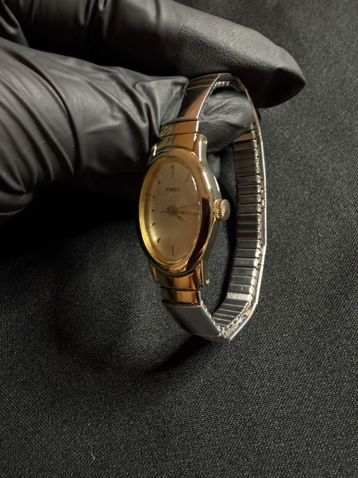 Vintage 2005 Timex Ladies Quartz Watch Two Tone Gold Silver Oval working