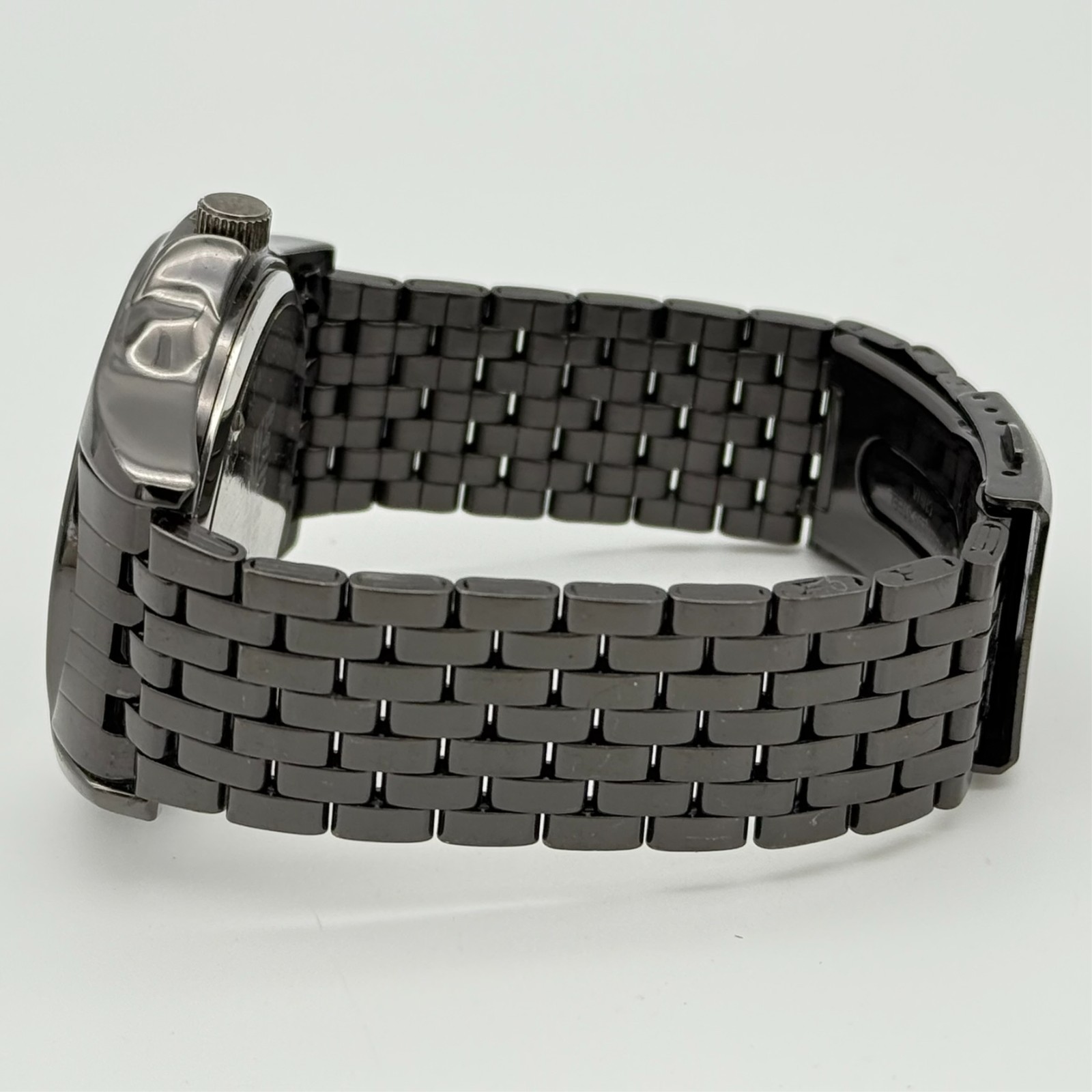 Men’s BRITTANIA Dark Gray Classic Analog Quart Bracelet Watch, Date, 42mm BR1067