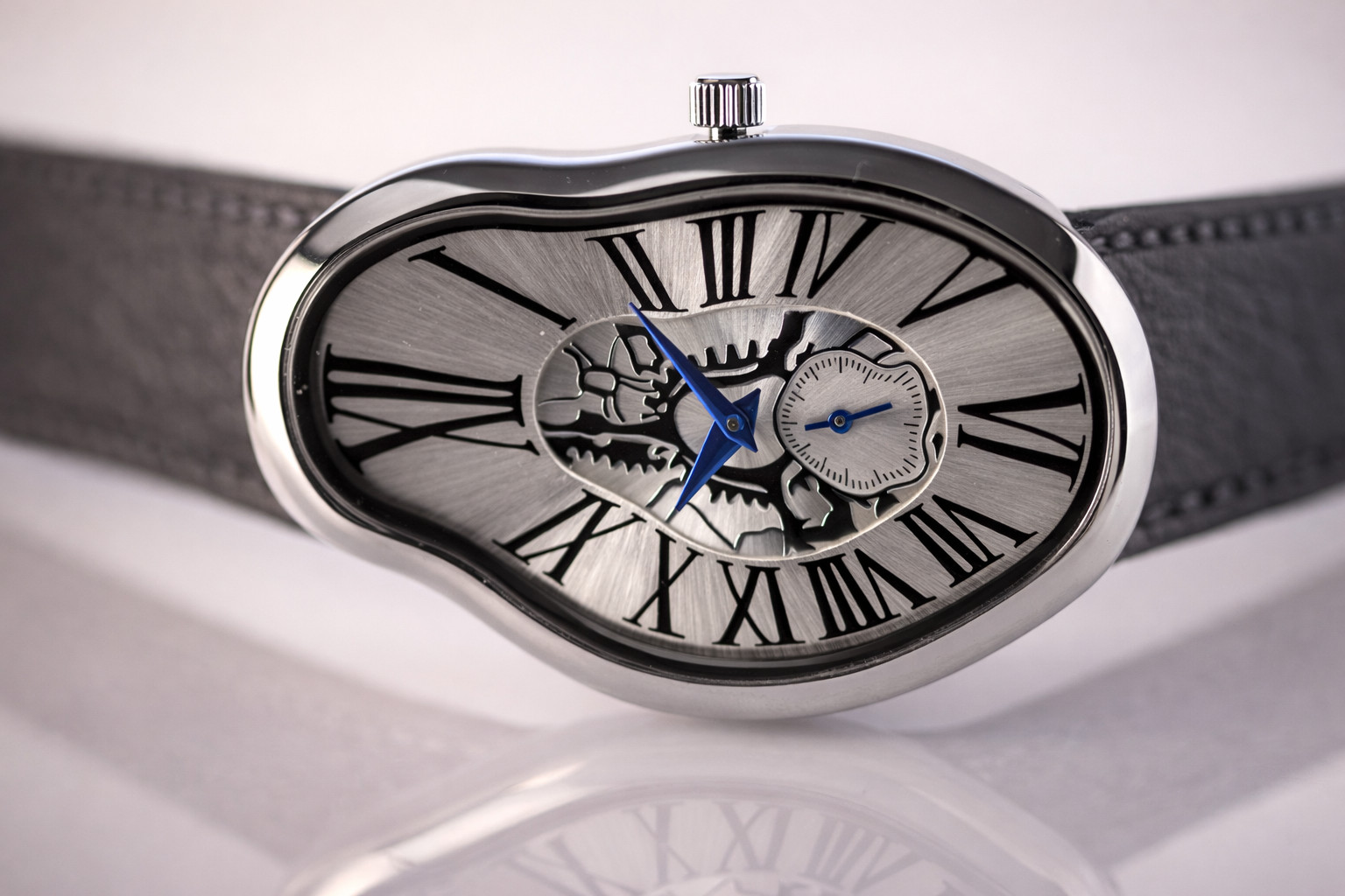 Women’s Luxury Wavy Watch Irregular Artistic Leather Distorted Curvy Wristwatch