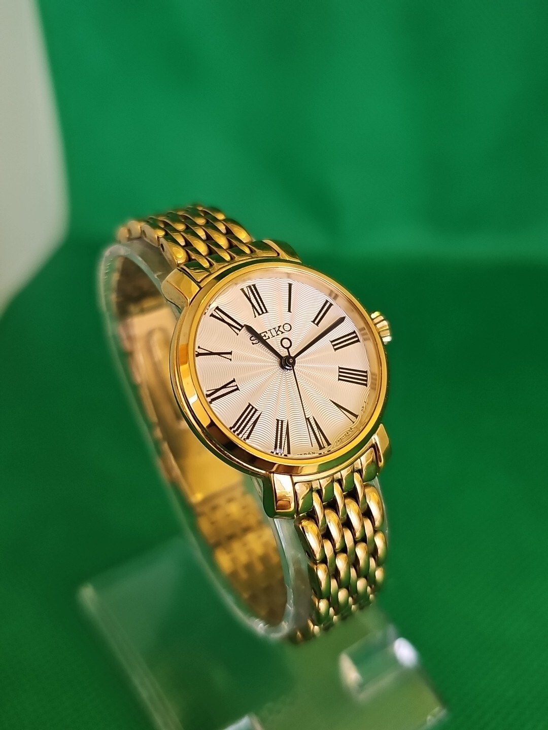 Seiko 28mm Ladies Watch ( For An 18cm Wrist Or Smaller )