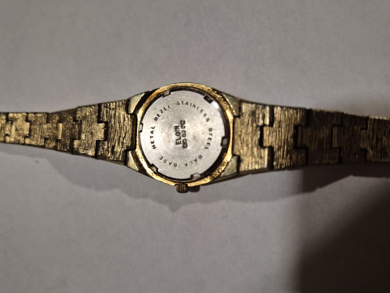 Elgin Diamond Dial FND 02 012 Gold Nugget Appearance Quartz Watch.