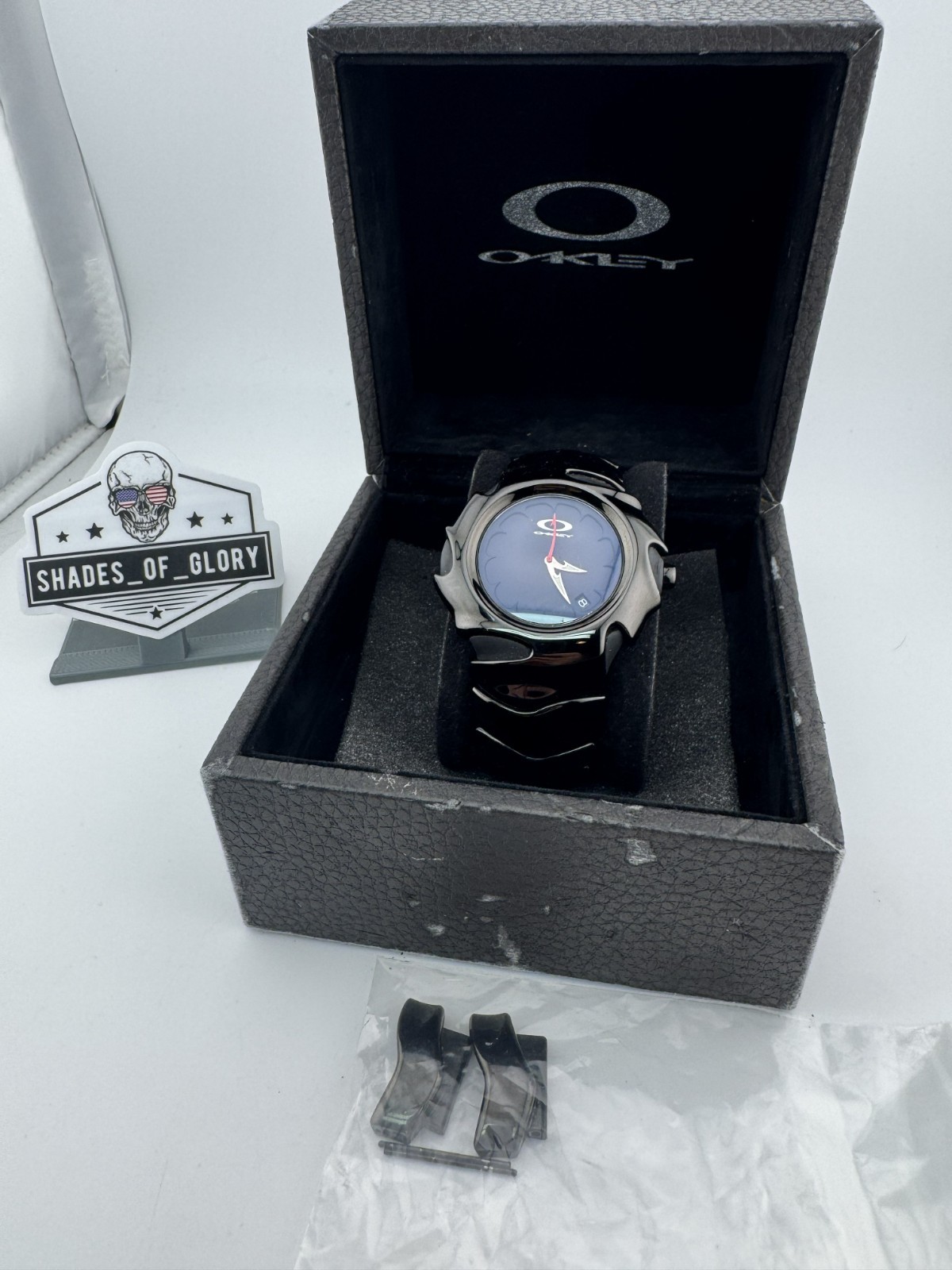 OAKLEY BLADE STEALTH BLACK STAINLESS STEEL BRACELET 10-161 VTG 2004 NEW BATTERY