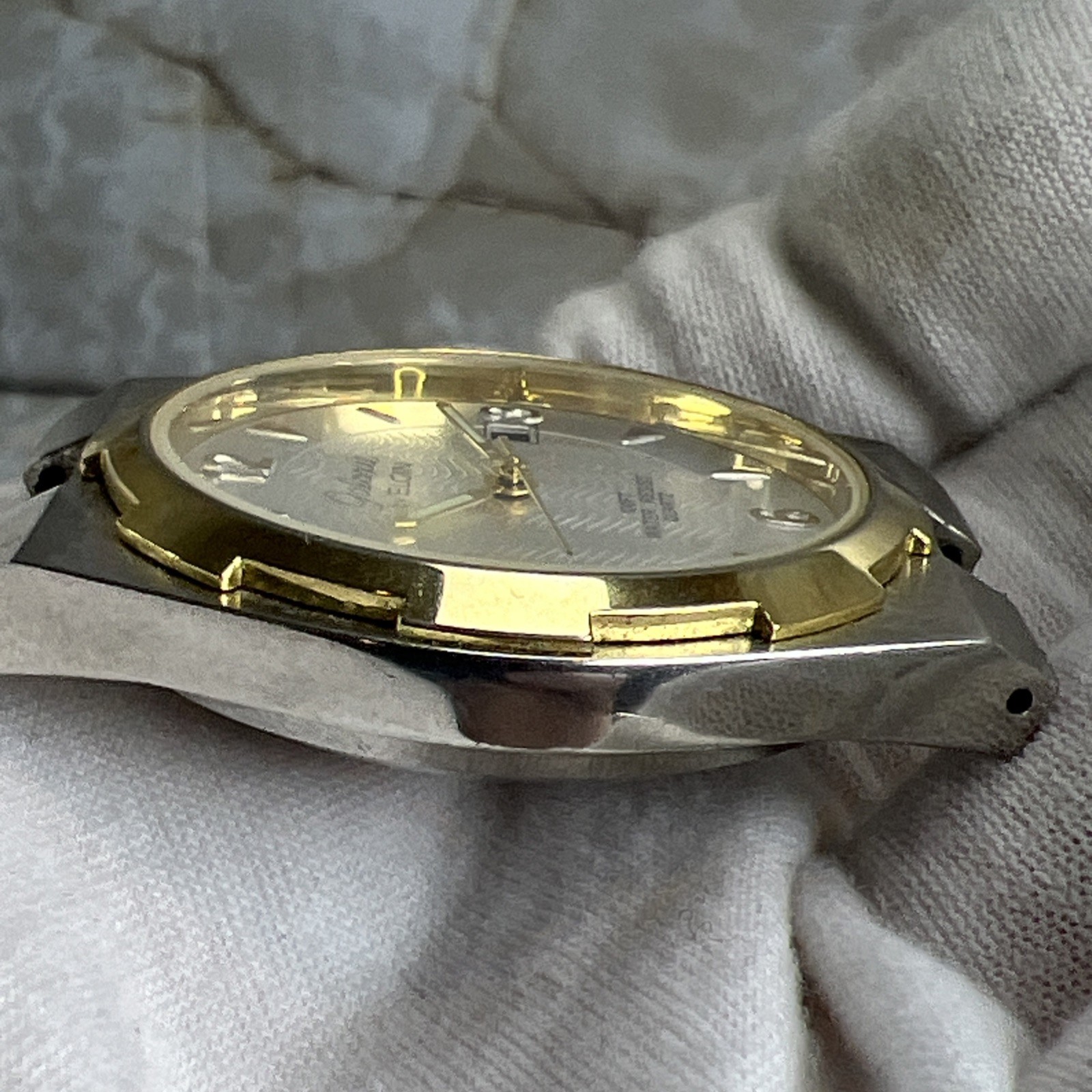 Vintage Galaxie by Elgin Watch Gold/Silver Tone Works NEEDS BATTERY – NO BAND