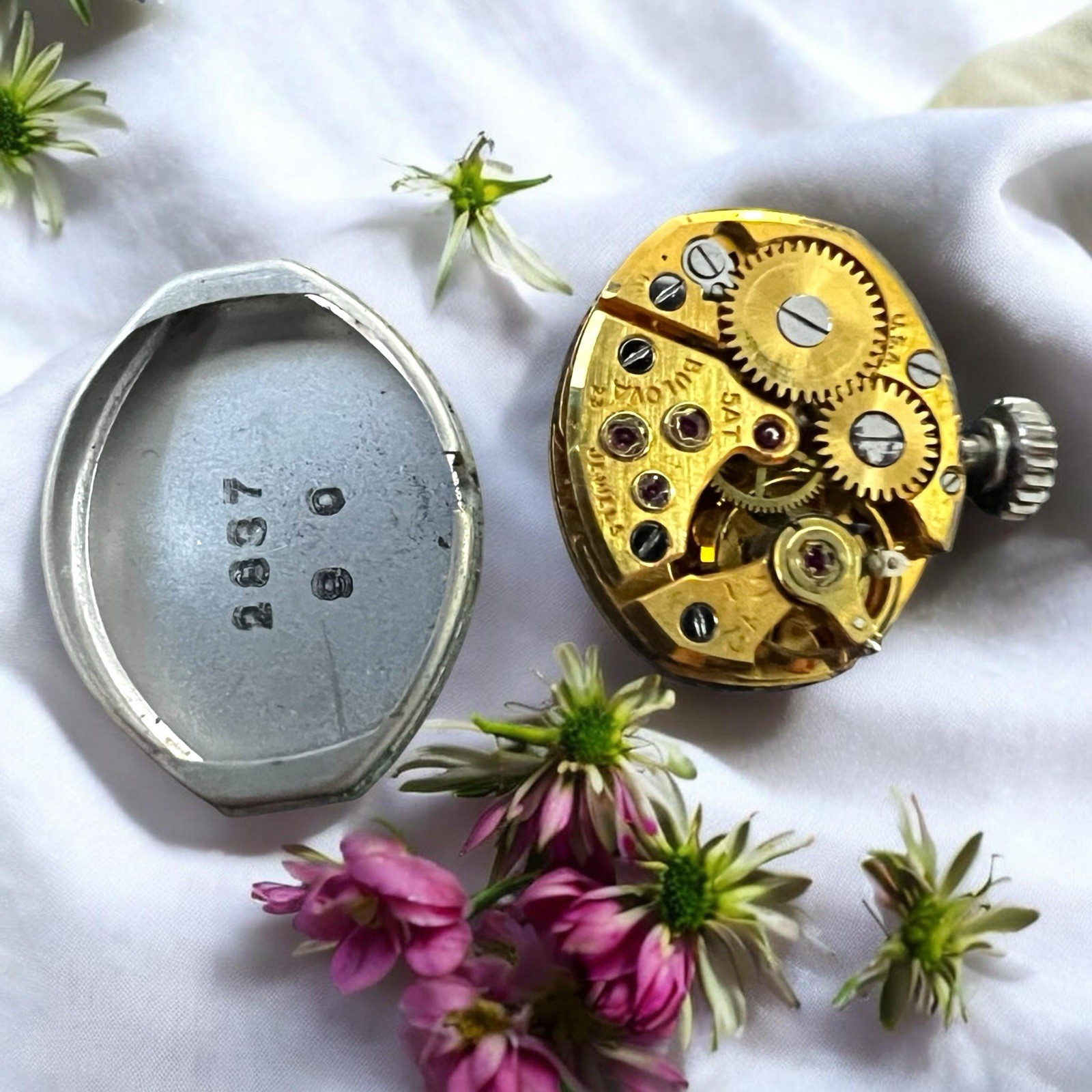 VTG 1960’s 5AT Bulova 10k RGP Bezel 1/20 10k GF Duchess 14 X 18.4mm Case Watch