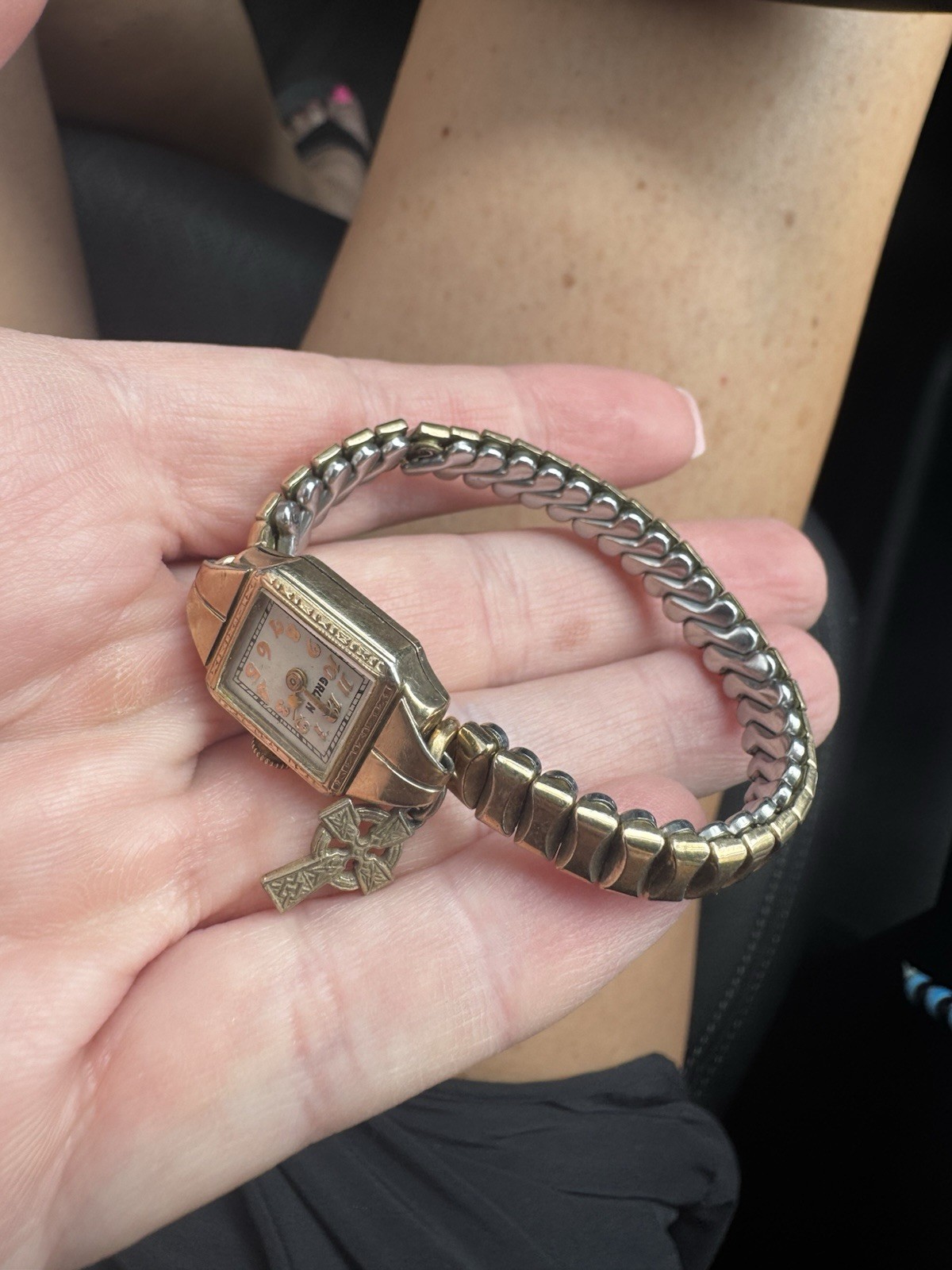 Gruen Women’s Vintage Pre-1920 Manual Rectangular Gold Bracelet Watch