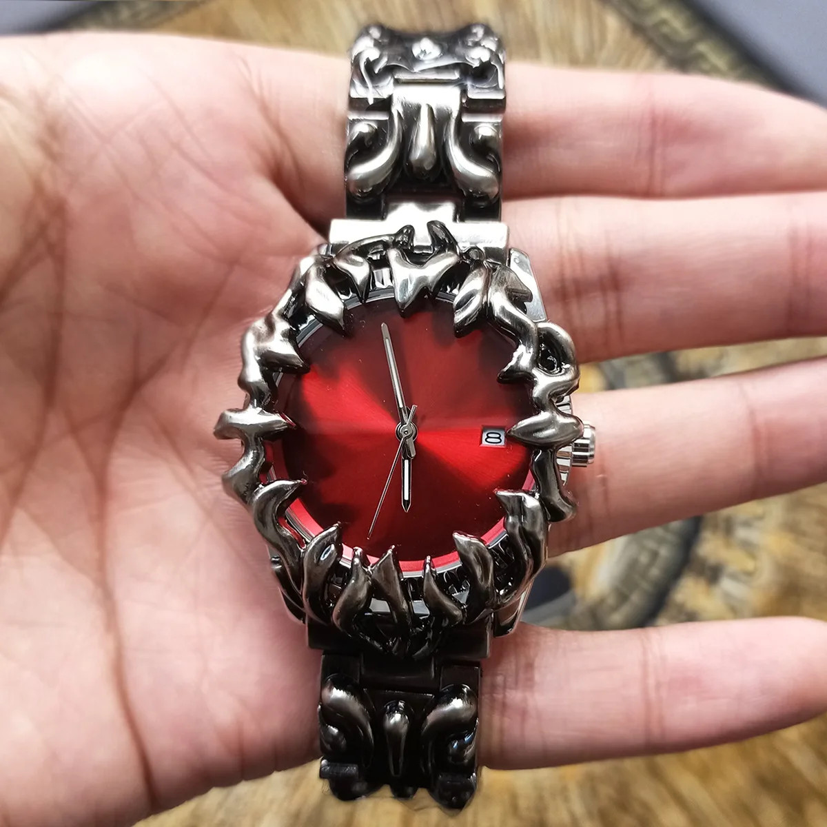 Gothic Claw Medieval Quartz Men’s Watch Stainless Steel Luminous Alabaster Style