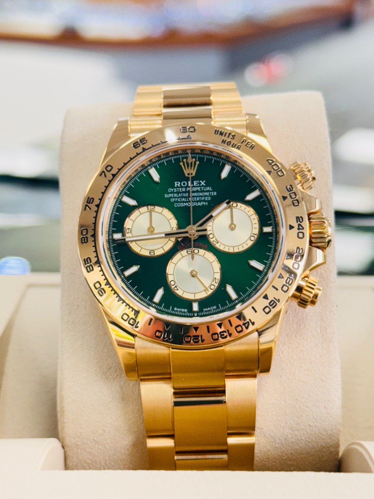 Rolex Cosmograph Daytona 116508 Custom Green Dial 18K Yellow Gold BOX/PAPERS