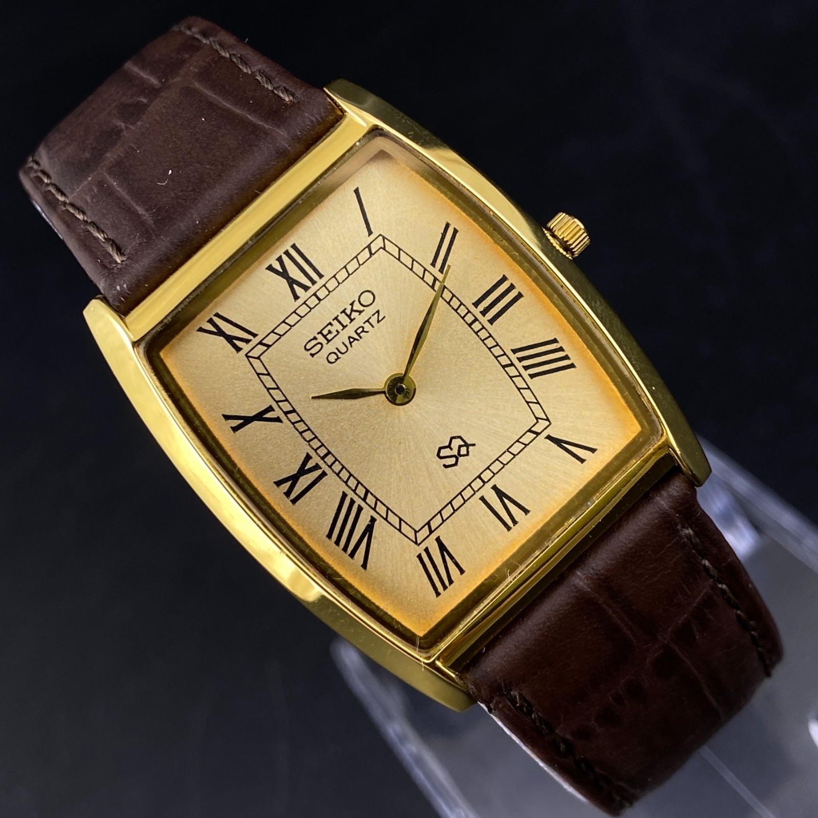 Vintage Seiko Slim Quartz Gold Face Japanese Curve Gold Case 30MM Mens Watch S17