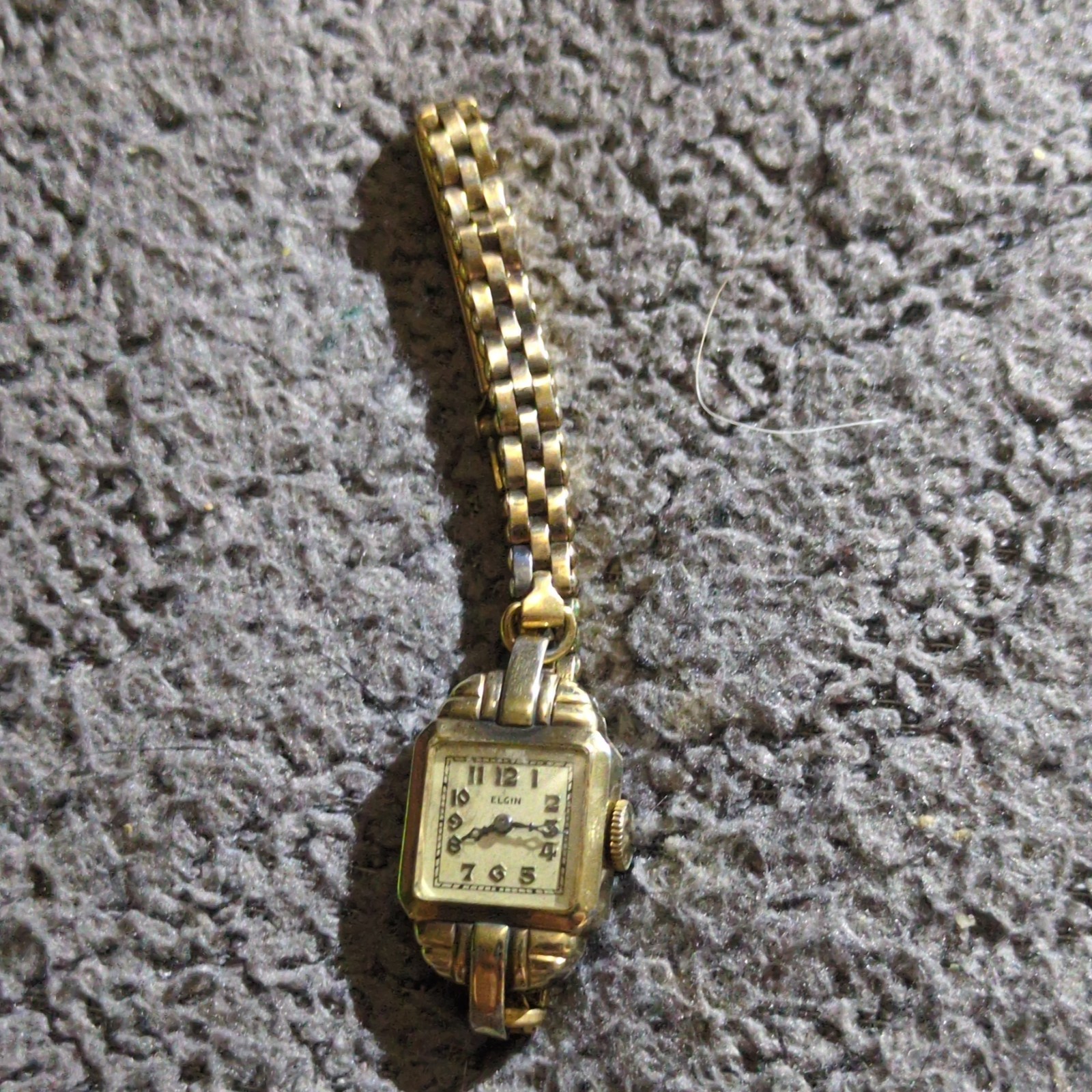 Elgin Gold-Tone Rectangular Analog Wristwatch Metal Band Dress Formal