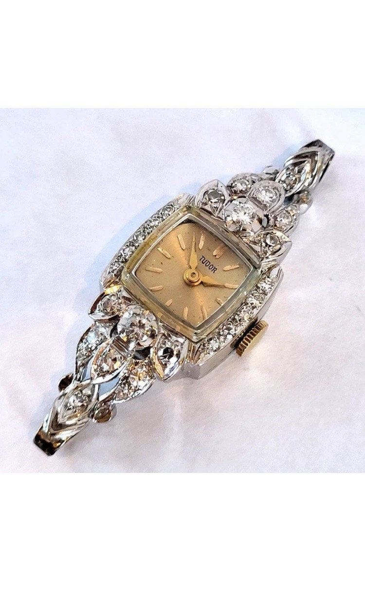 Bulova Vintage Women’s Rectangular Manual Wind Dress Watch Silver Bracelet