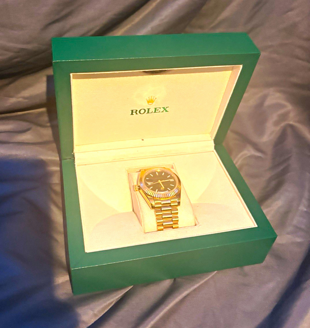Rolex Datejust Men’s Yellow Gold Black Dial Fluted Bezel Auto Date w/ Box