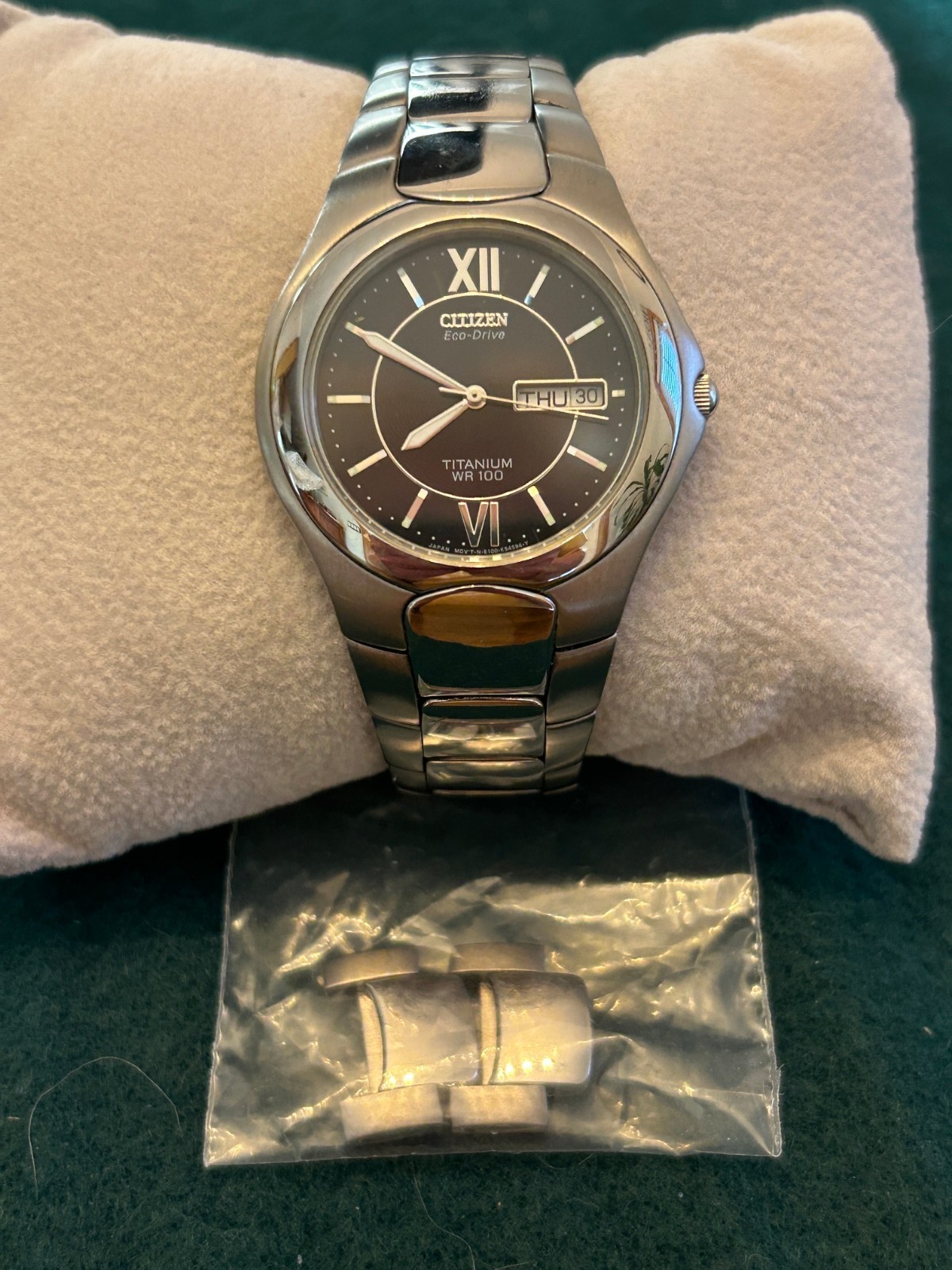 Citizen Eco-Drive Titanium Plus Extra Links WR100 E100-K18434 Mens Watch Black