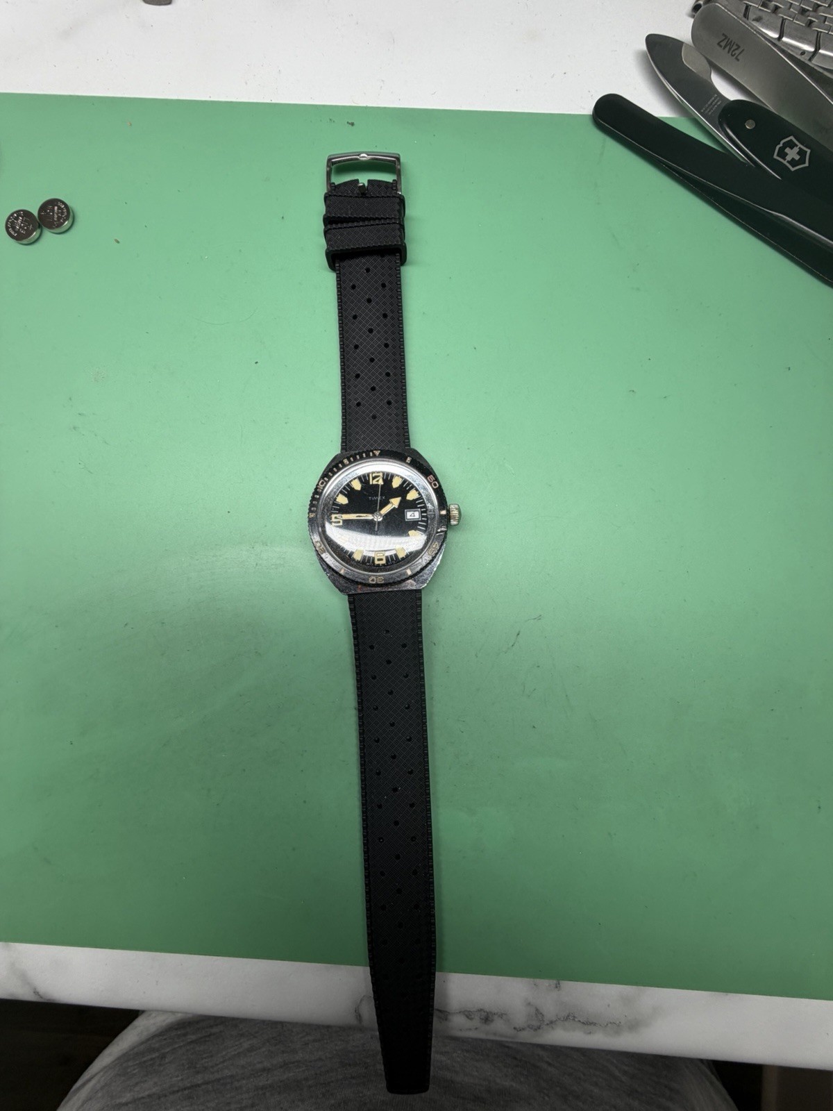 Vintage Timex Skin Diver 1970 Crystal Clean Bezel Is Cracked 2277-2570 Running