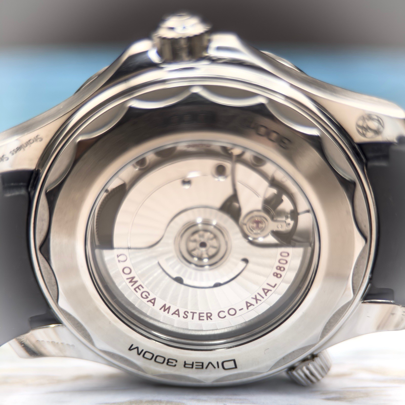 OMEGA Seamaster Diver 300M 210.32.42.20.04.001 – White Wave – Box & Papers