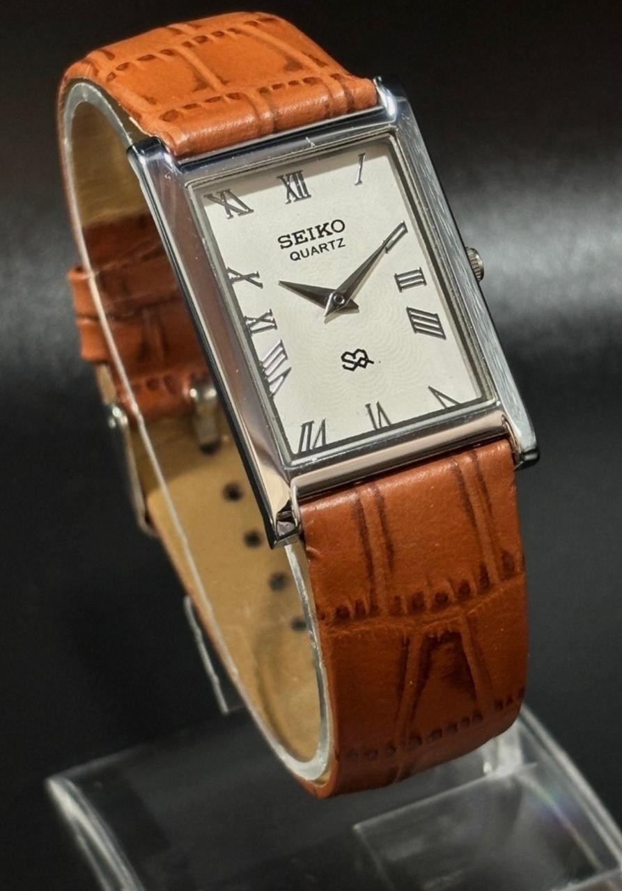 Vintage Seiko Slim Tank Quartz Men’s Wrist Watch With Free DDP Shipping