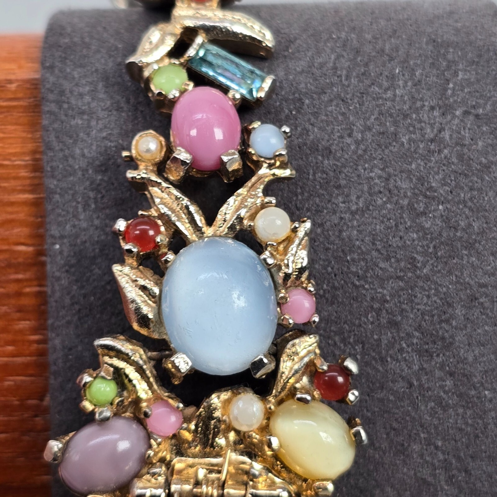VTG Pedre 17 Jewels Swiss Watch Hidden In Gold-Tone Jeweled Cabochon Bracelet